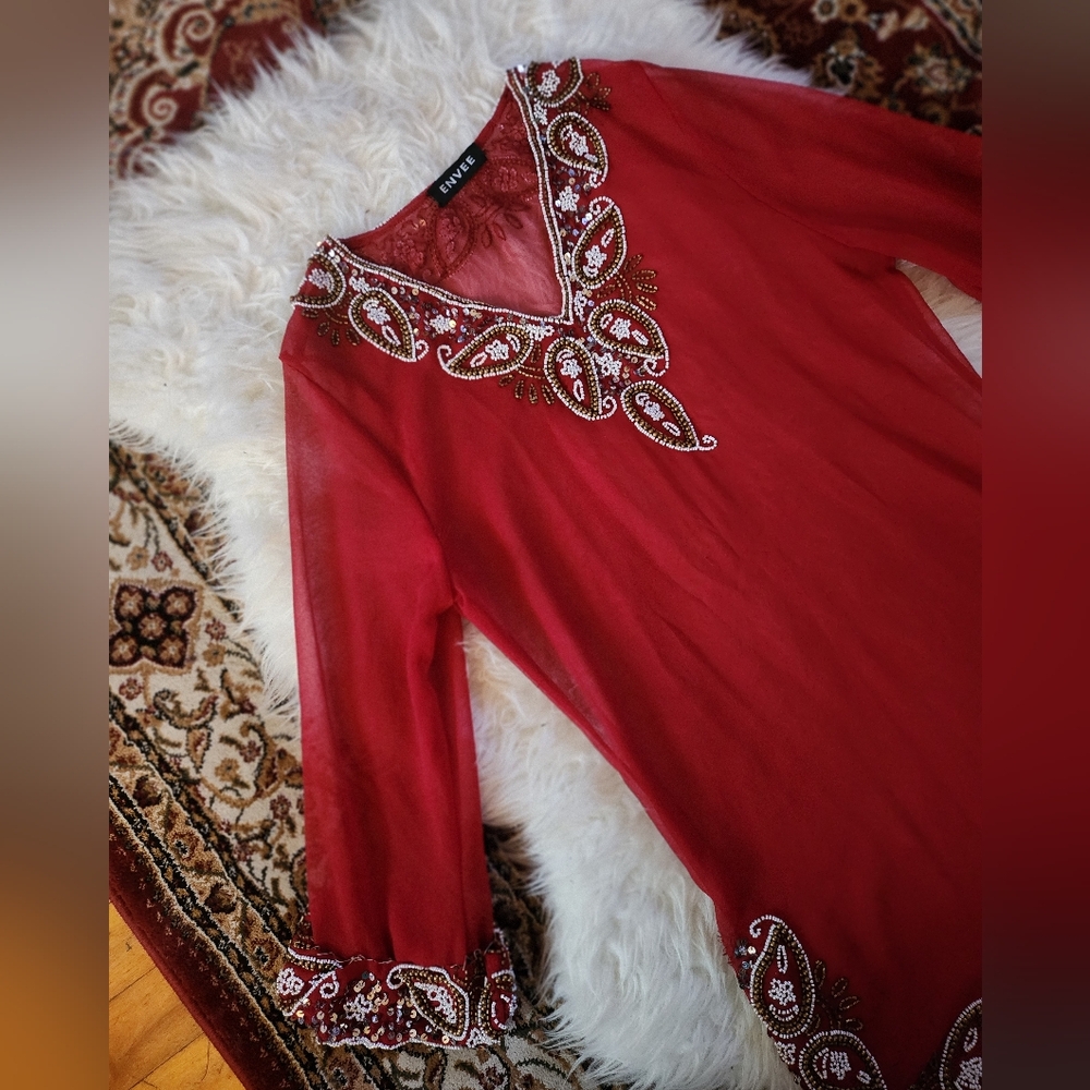 EVEE Moroccan Style Sequin Burgundy Mesh Top